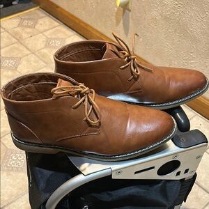 London Fog Brown Chukka Boots with Lace-Up Design